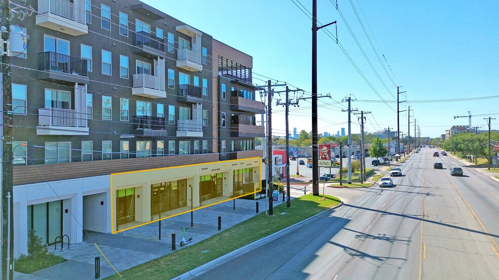 5629 N Lamar Blvd, Austin, TX for lease - Building Photo - Image 2 of 10