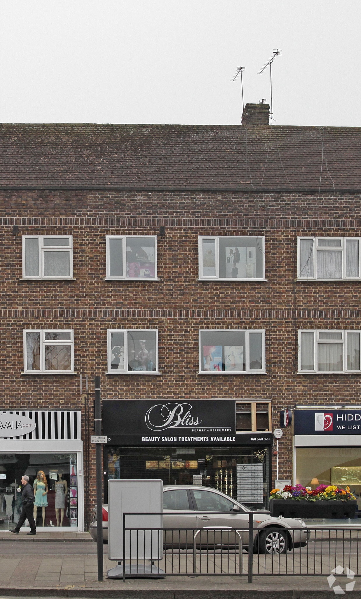 415 Uxbridge Rd, Pinner for sale Primary Photo- Image 1 of 1