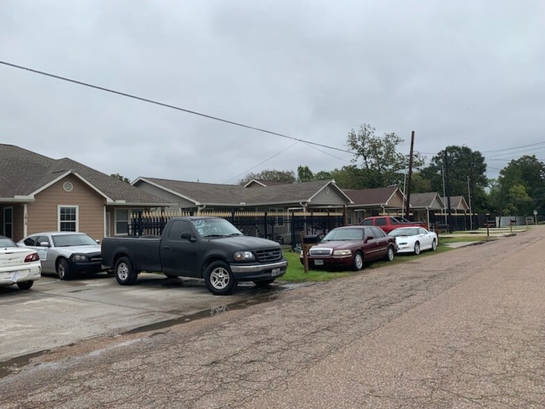 1620 Lone Oak Rd, Houston, TX for sale - Building Photo - Image 3 of 3