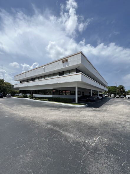 675 W Indiantown Rd, Jupiter, FL for lease - Building Photo - Image 1 of 15