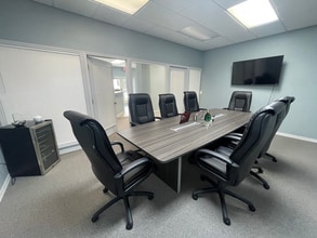 222 2nd St N, Saint Petersburg, FL for lease Interior Photo- Image 2 of 7