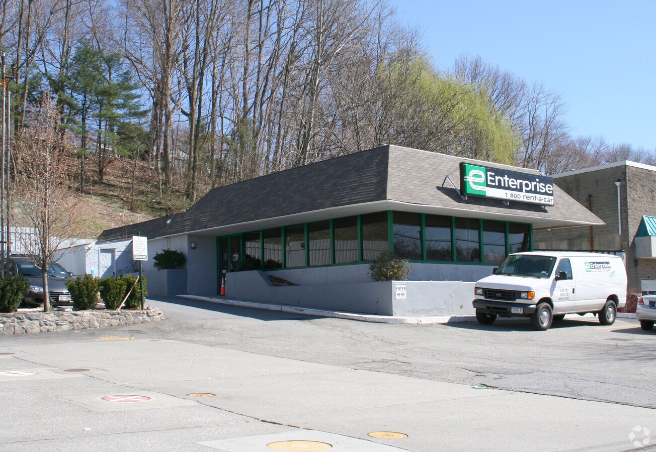 192 N Bedford Rd, Mount Kisco, NY 10549 Retail for Lease