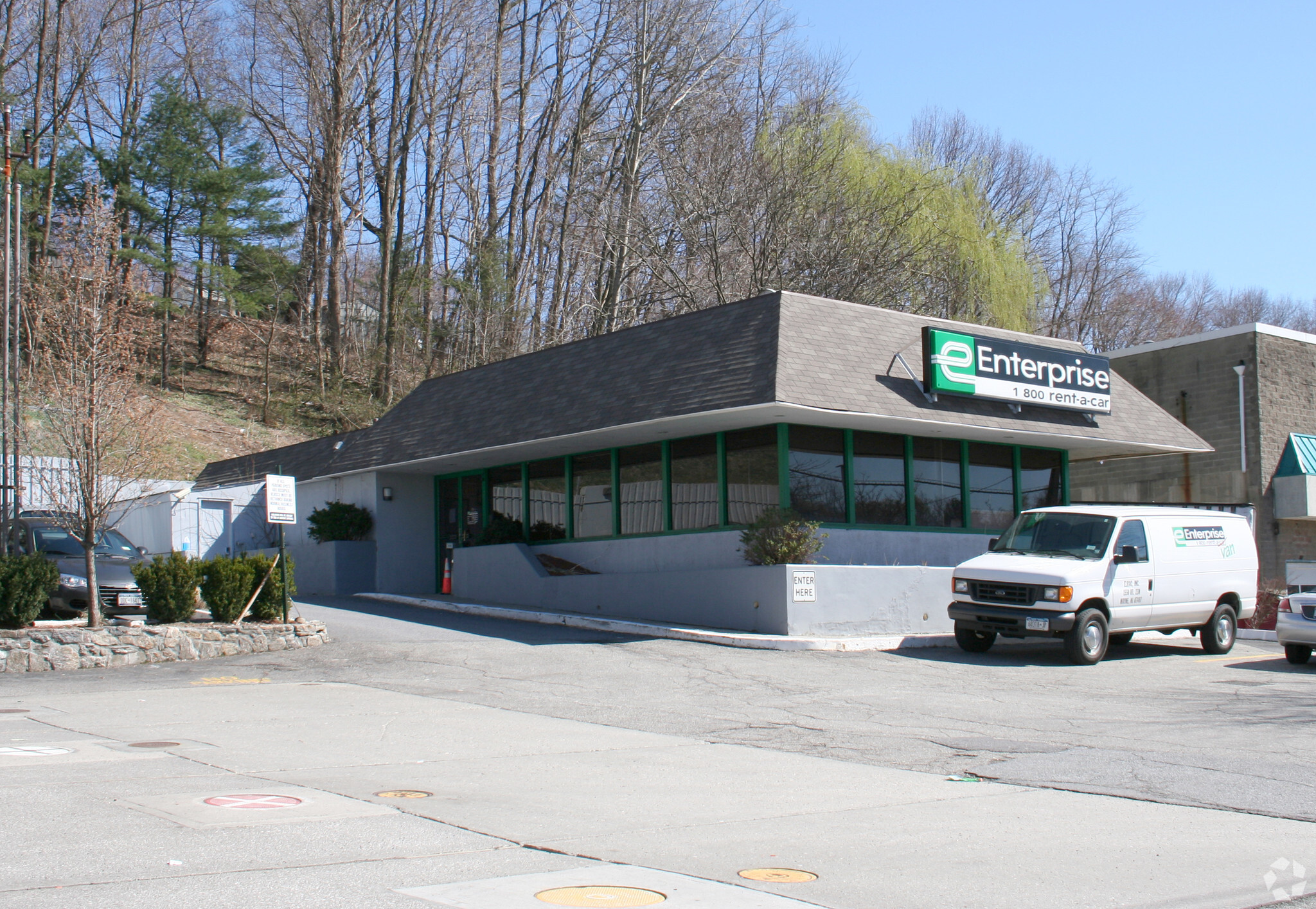 192 N Bedford Rd, Mount Kisco, NY for lease Building Photo- Image 1 of 3