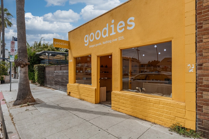 1219 Abbot Kinney Blvd, Venice, CA for lease - Building Photo - Image 2 of 21