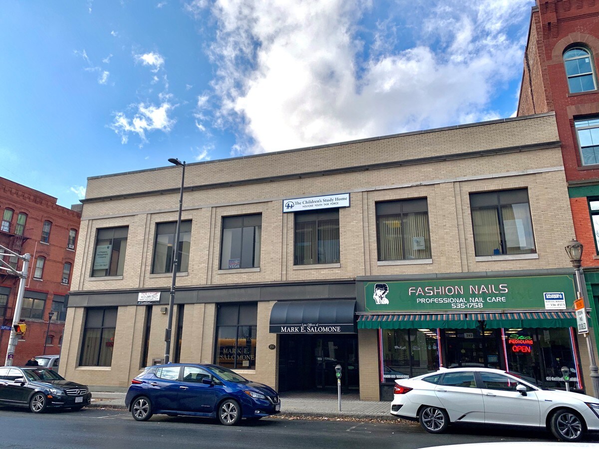 295 High St, Holyoke, MA 01040