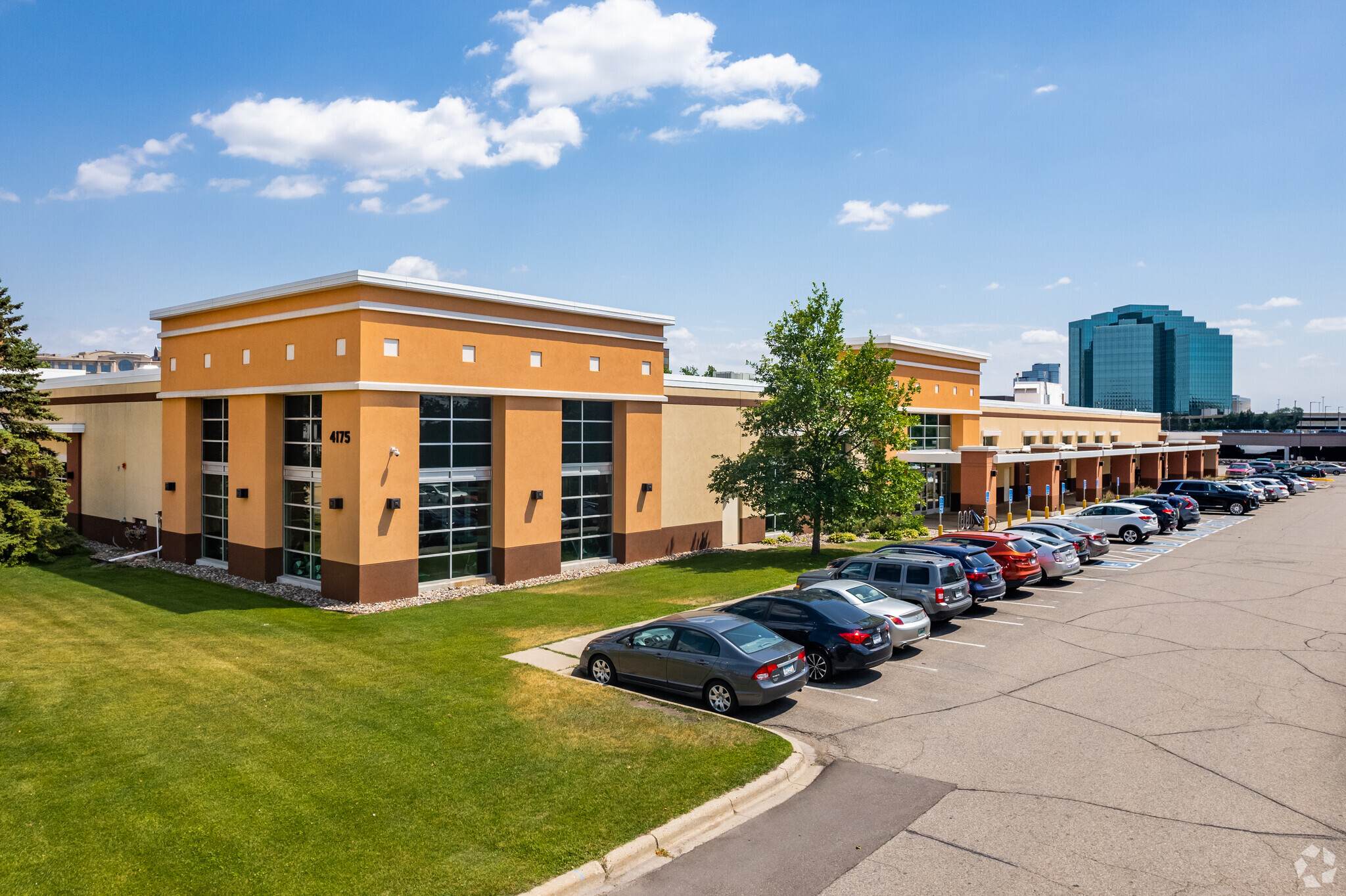 4175 W 76th St, Edina, MN for sale Primary Photo- Image 1 of 1