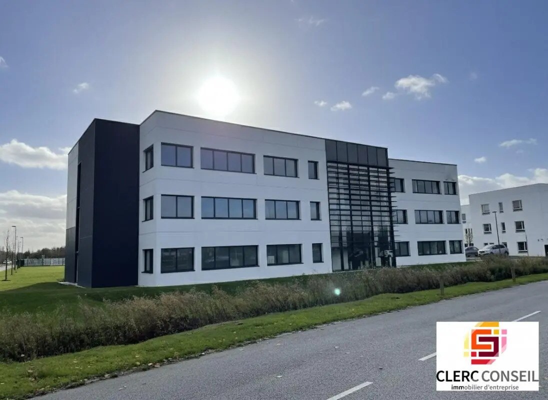 Office in Isneauville for lease Building Photo- Image 1 of 10