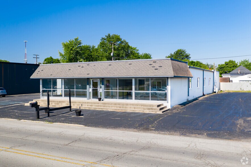 1385 S 10th St, Noblesville, IN 46060