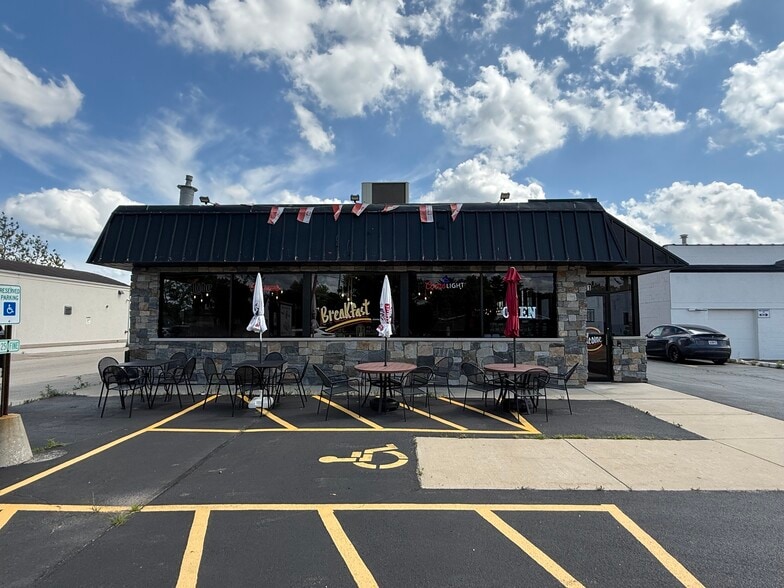 301 W Northwest Hwy, Barrington, IL for sale - Building Photo - Image 2 of 12