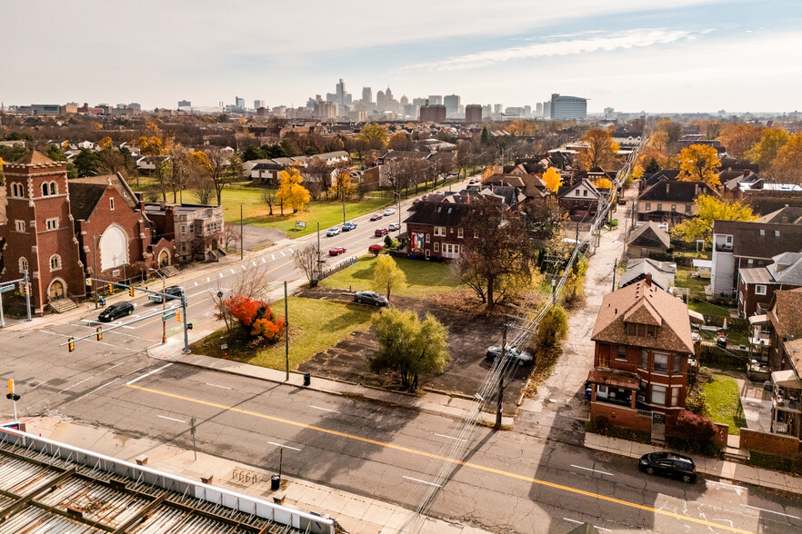 4843-4867 Trumbull St, Detroit, MI for sale - Building Photo - Image 2 of 5