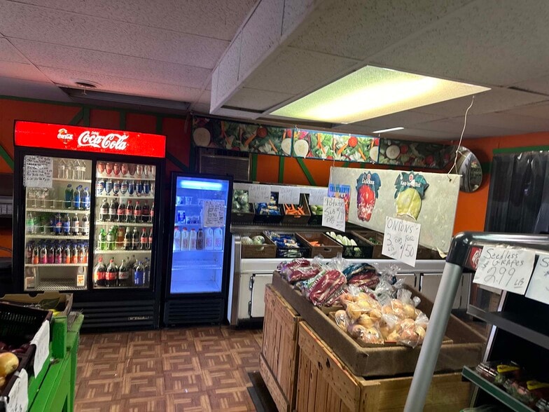 221 Schuyler Ave, Kingston, PA for sale - Interior Photo - Image 3 of 11