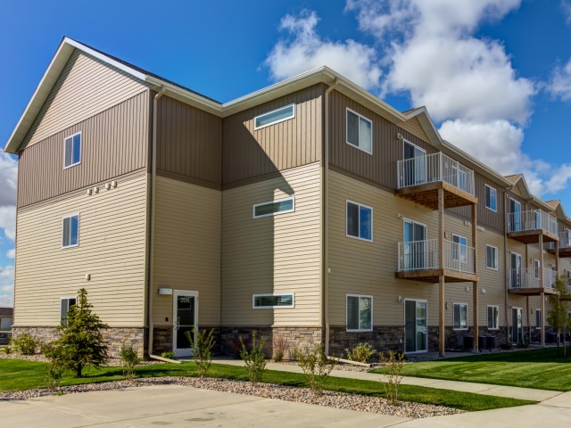 206 32nd St E, Williston, ND for sale Building Photo- Image 1 of 5