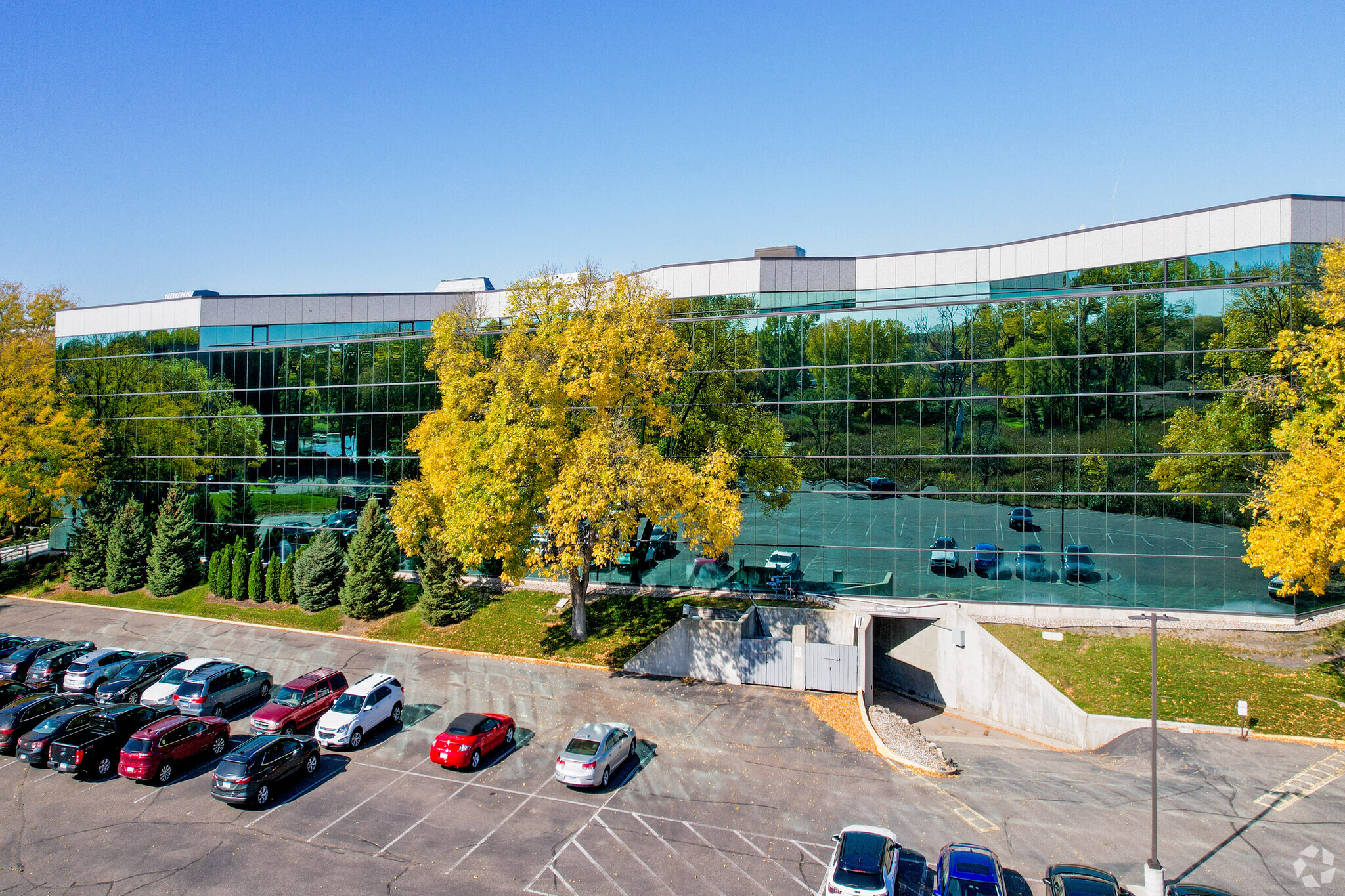 7100 Northland Cir N, Brooklyn Park, MN for lease Building Photo- Image 1 of 9