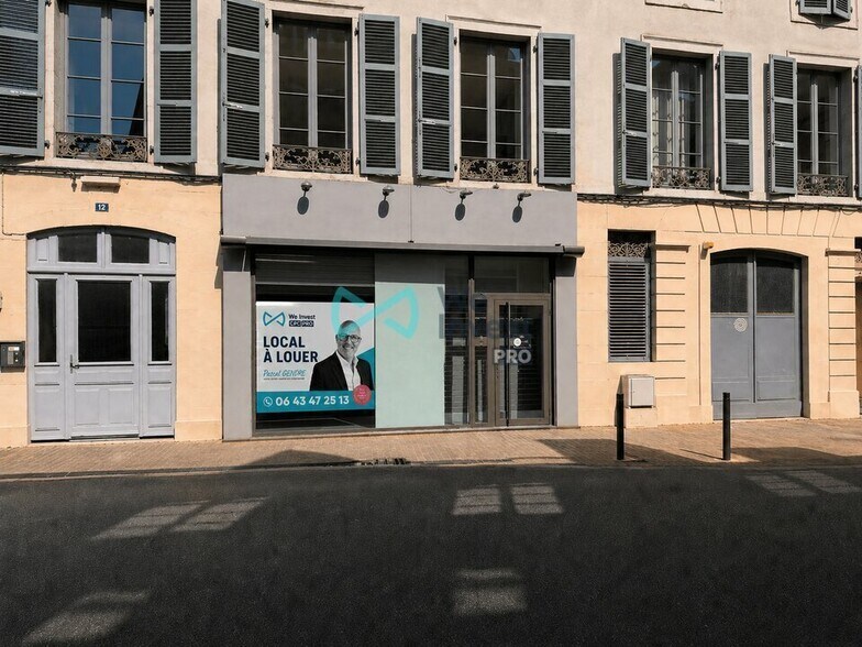 Retail in Pau for lease - Building Photo - Image 2 of 9