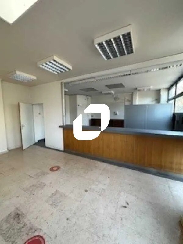 Flex in Marly-le-Roi for sale Building Photo- Image 1 of 12