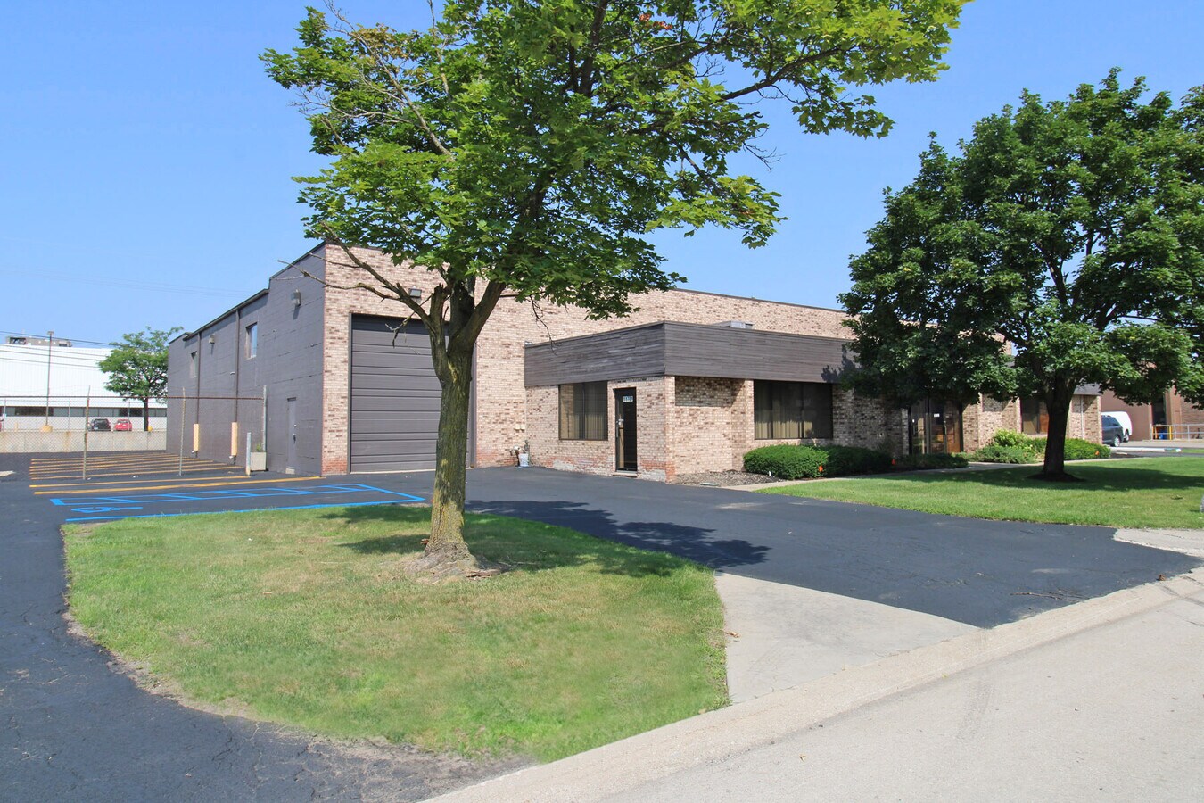 11701-11723 Belden Ct, Livonia, MI 48150 | LoopNet