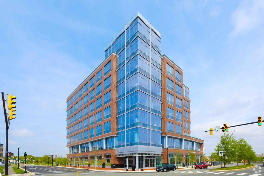 3000 Potomac Ave, Alexandria, VA for lease - Building Photo - Image 1 of 22