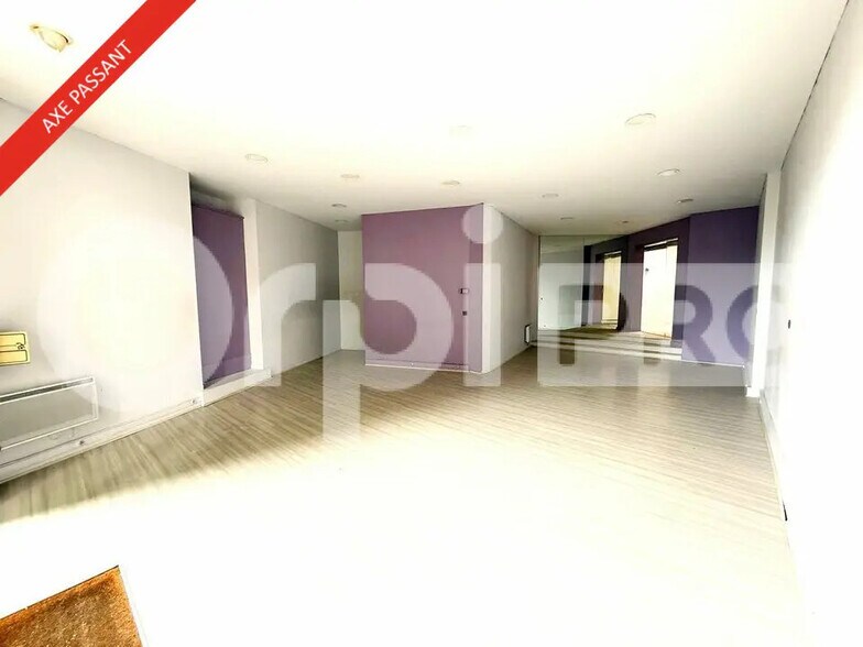 Retail in Soissons for lease - Interior Photo - Image 2 of 5