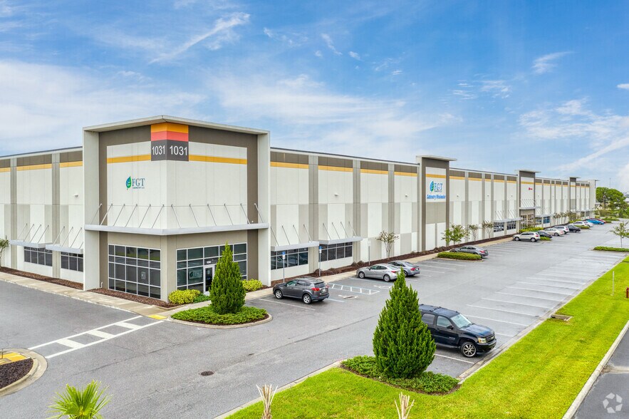 1030 Crews Commerce Pky, Orlando, FL for lease - Building Photo - Image 1 of 11
