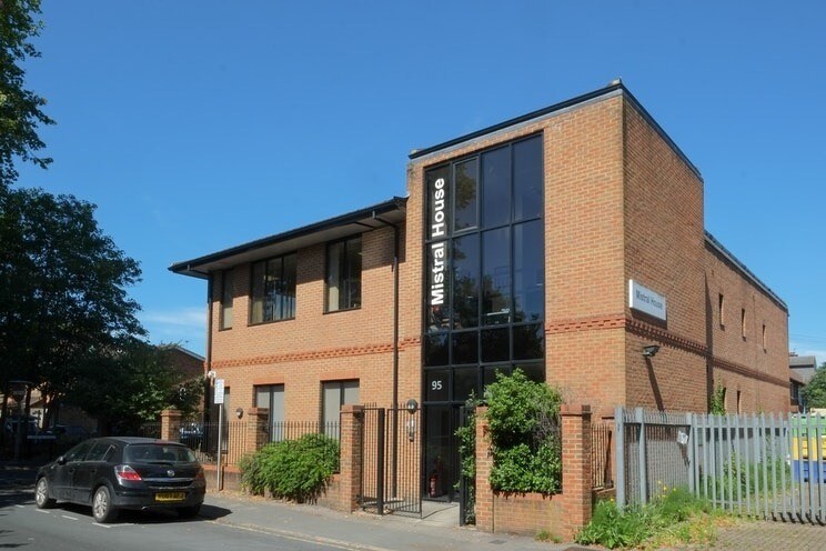 95 Maybury Rd, Woking for sale Building Photo- Image 1 of 1