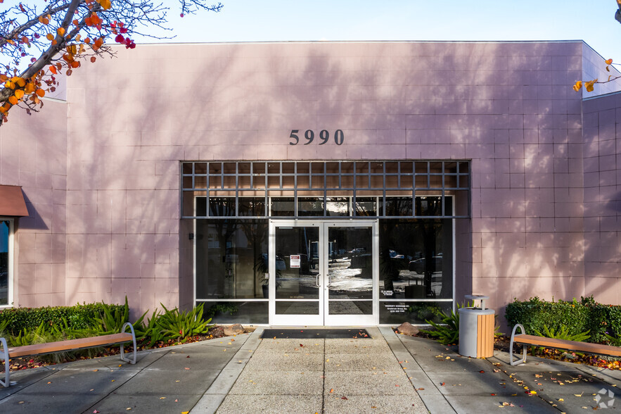 5980 Stoneridge Dr, Pleasanton, CA for lease - Building Photo - Image 3 of 7