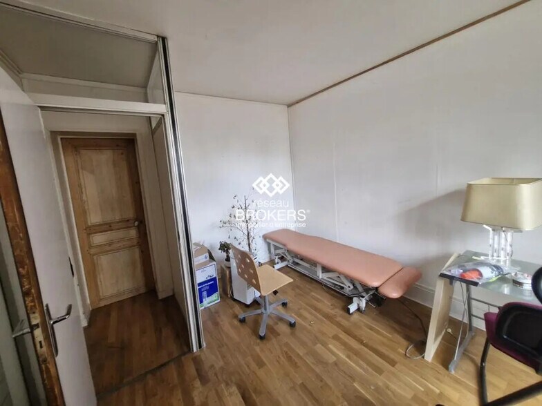 Flex in Aulnay-sous-Bois for sale - Interior Photo - Image 2 of 4