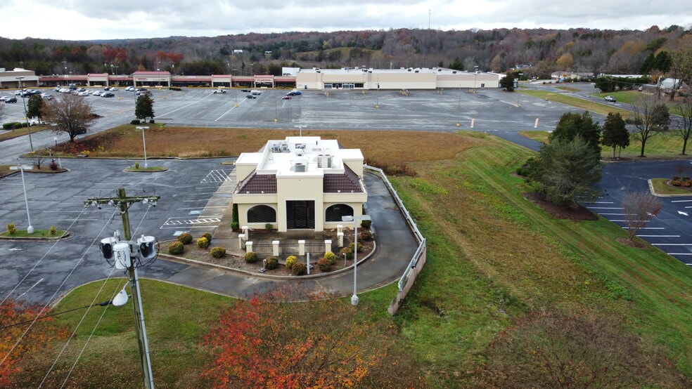 2187 N Bridge St, Elkin, NC 28621 Retail for Sale