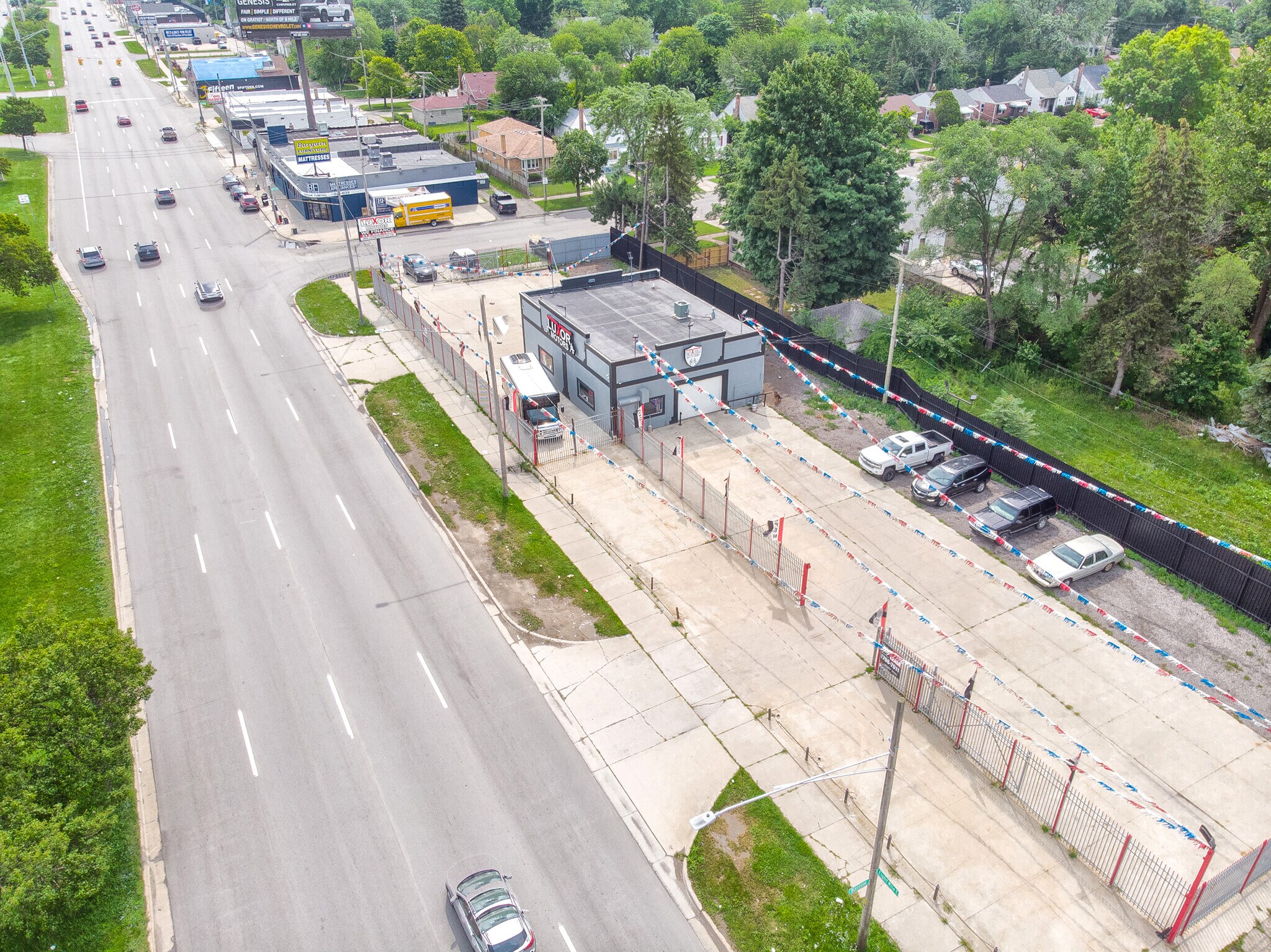 12632 E 8 Mile Rd, Detroit, MI for sale Building Photo- Image 1 of 1
