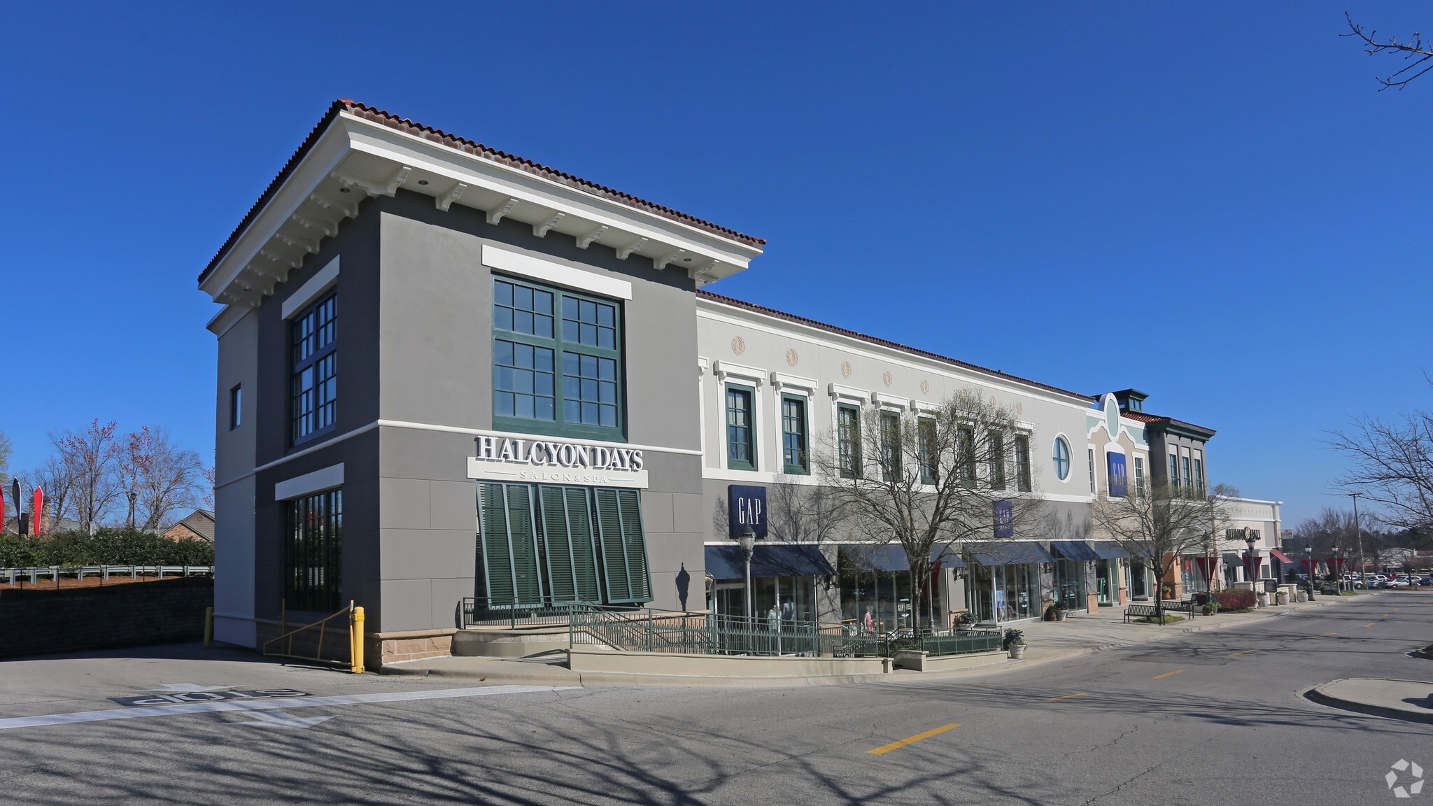 201-221 Summit Blvd, Birmingham, AL for lease Building Photo- Image 1 of 12