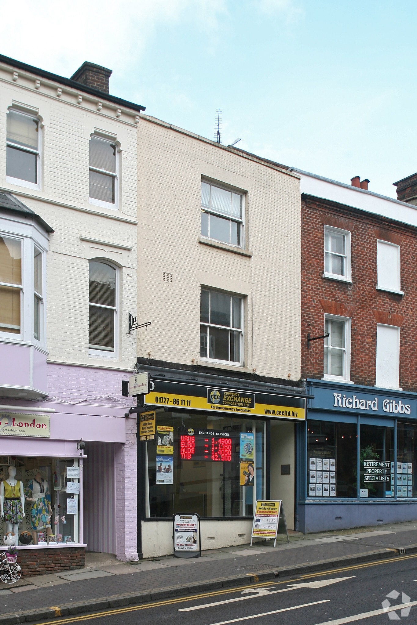 8 Holywell Hl, St Albans for sale Primary Photo- Image 1 of 1