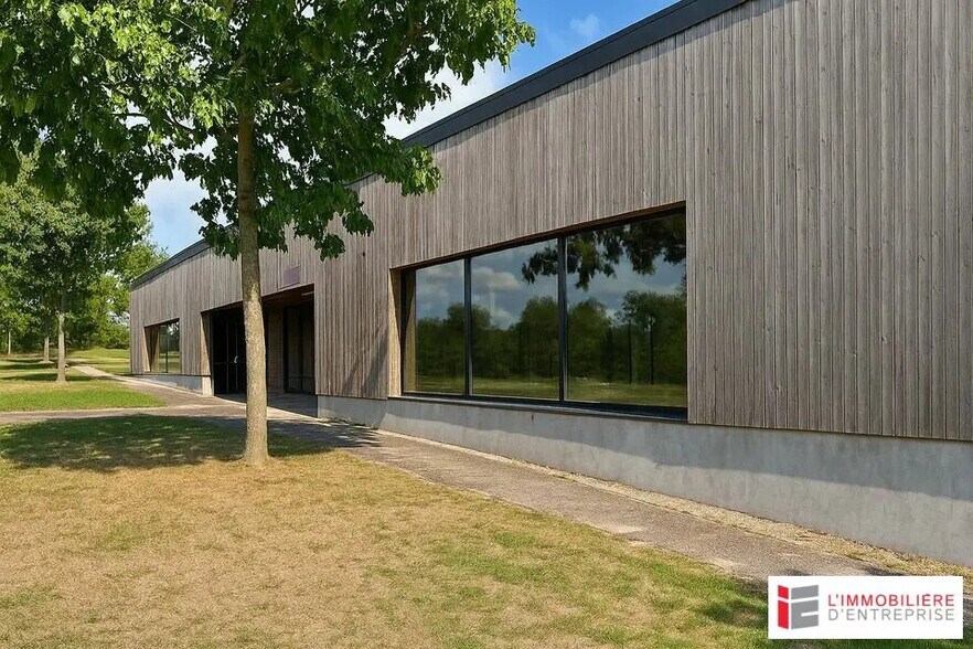 Retail in Vitré for sale - Building Photo - Image 2 of 3