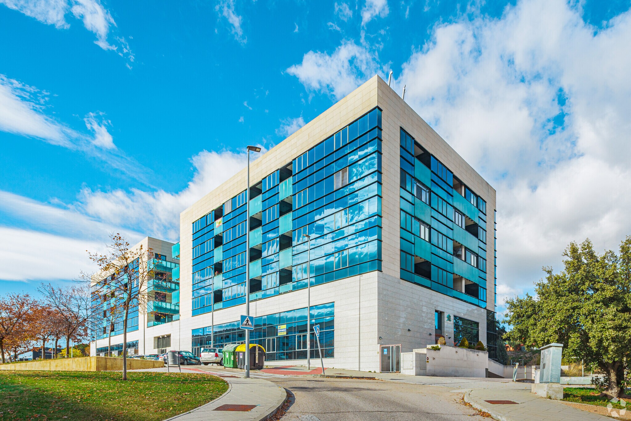 Avenida Puente Cultural, 5, San Sebastián de los Reyes, Madrid for sale Primary Photo- Image 1 of 1