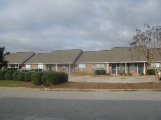 101 Katelyn Cir, Warner Robins, GA for sale Primary Photo- Image 1 of 1