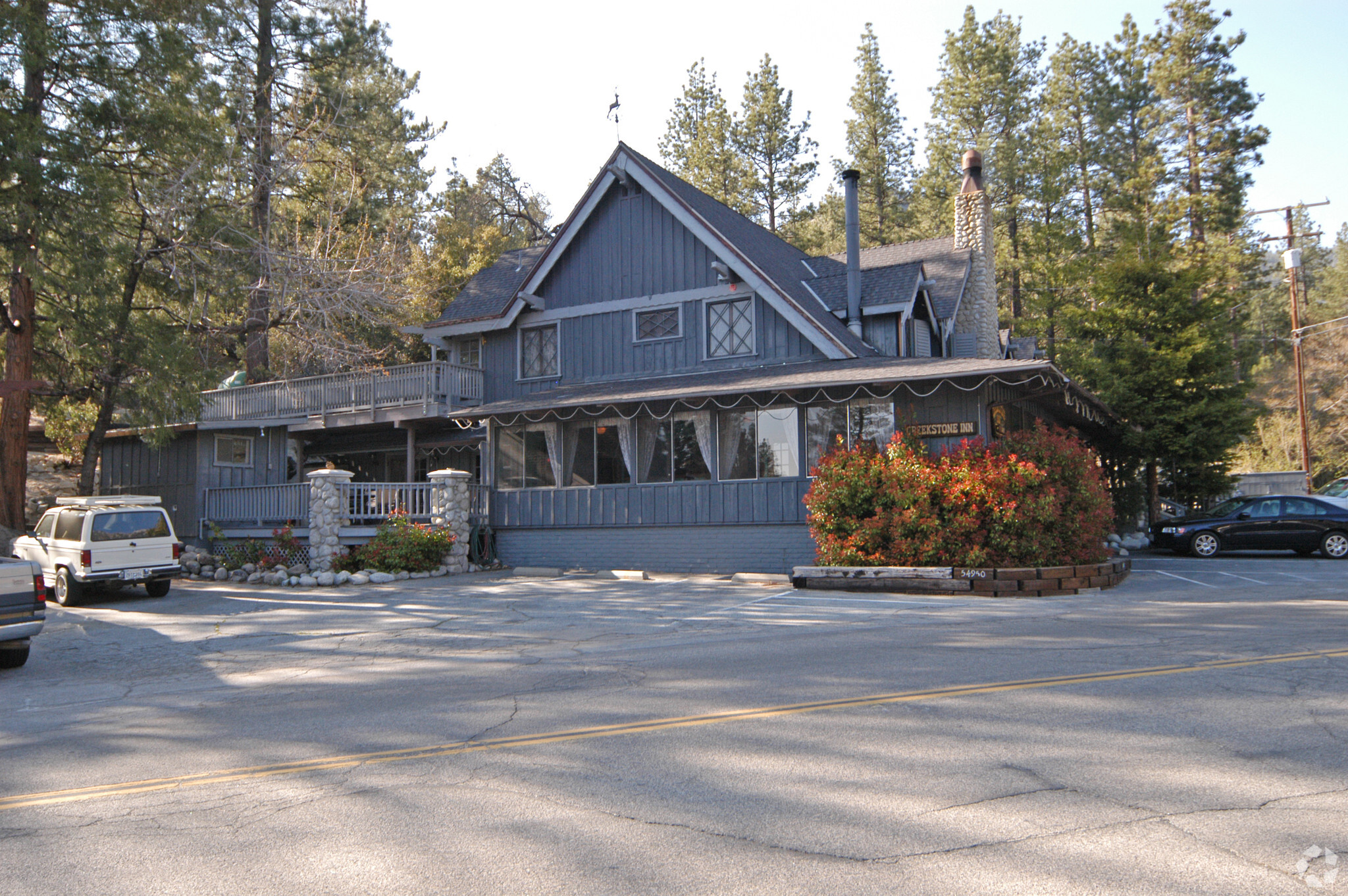 54950 Pine Crest Ave, Idyllwild, CA for lease Primary Photo- Image 1 of 11