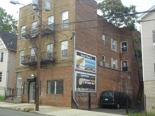 223 Hawthorne Ave, Newark, NJ for sale - Primary Photo - Image 1 of 26