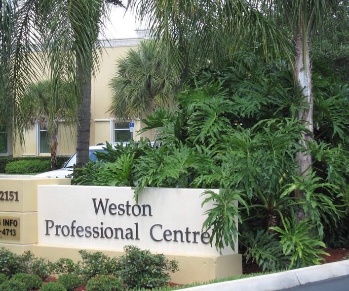 2101-2151 N Commerce Pky, Weston, FL for lease - Building Photo - Image 2 of 2