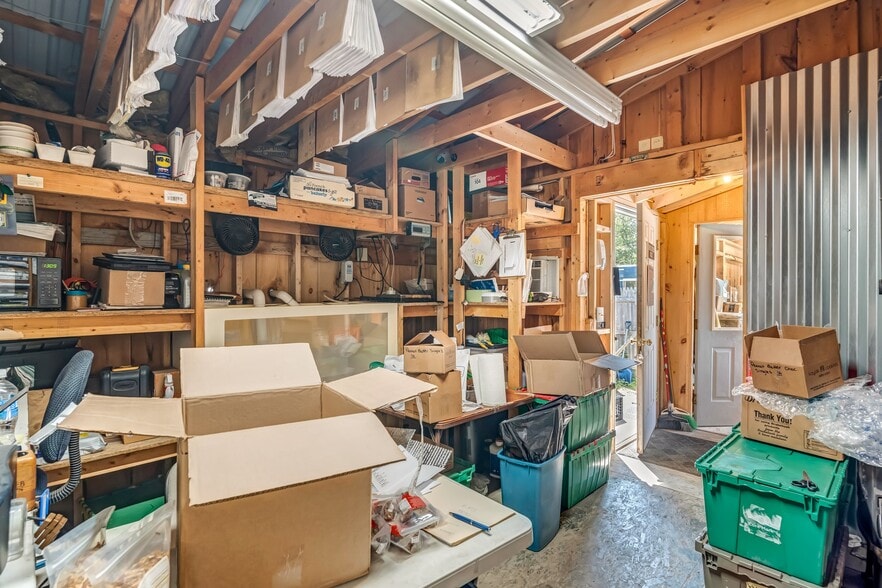 40 North Rd, Swans Island, ME for sale - Building Photo - Image 3 of 33