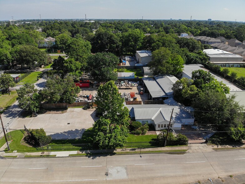 2012 Hoskins Dr, Houston, TX for sale - Aerial - Image 2 of 14