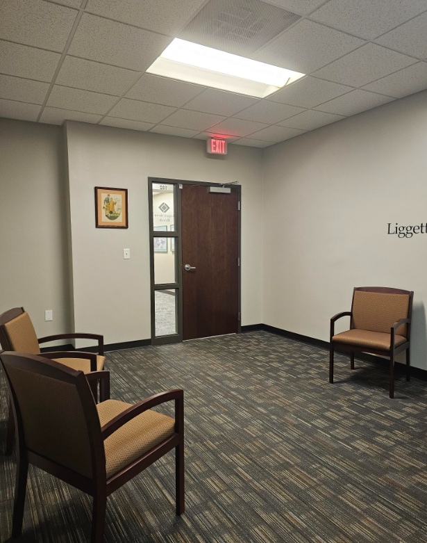 100 NE Tudor Rd, Lee's Summit, MO for lease Interior Photo- Image 1 of 7