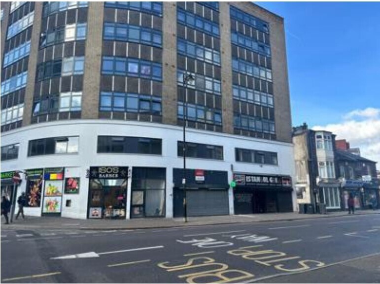 1-12 Alma St, Luton for sale - Building Photo - Image 1 of 1