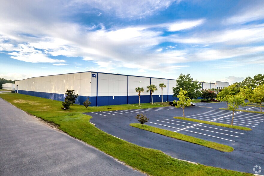 1020 Northpointe Industrial Blvd, Hanahan, SC for sale - Building Photo - Image 1 of 1