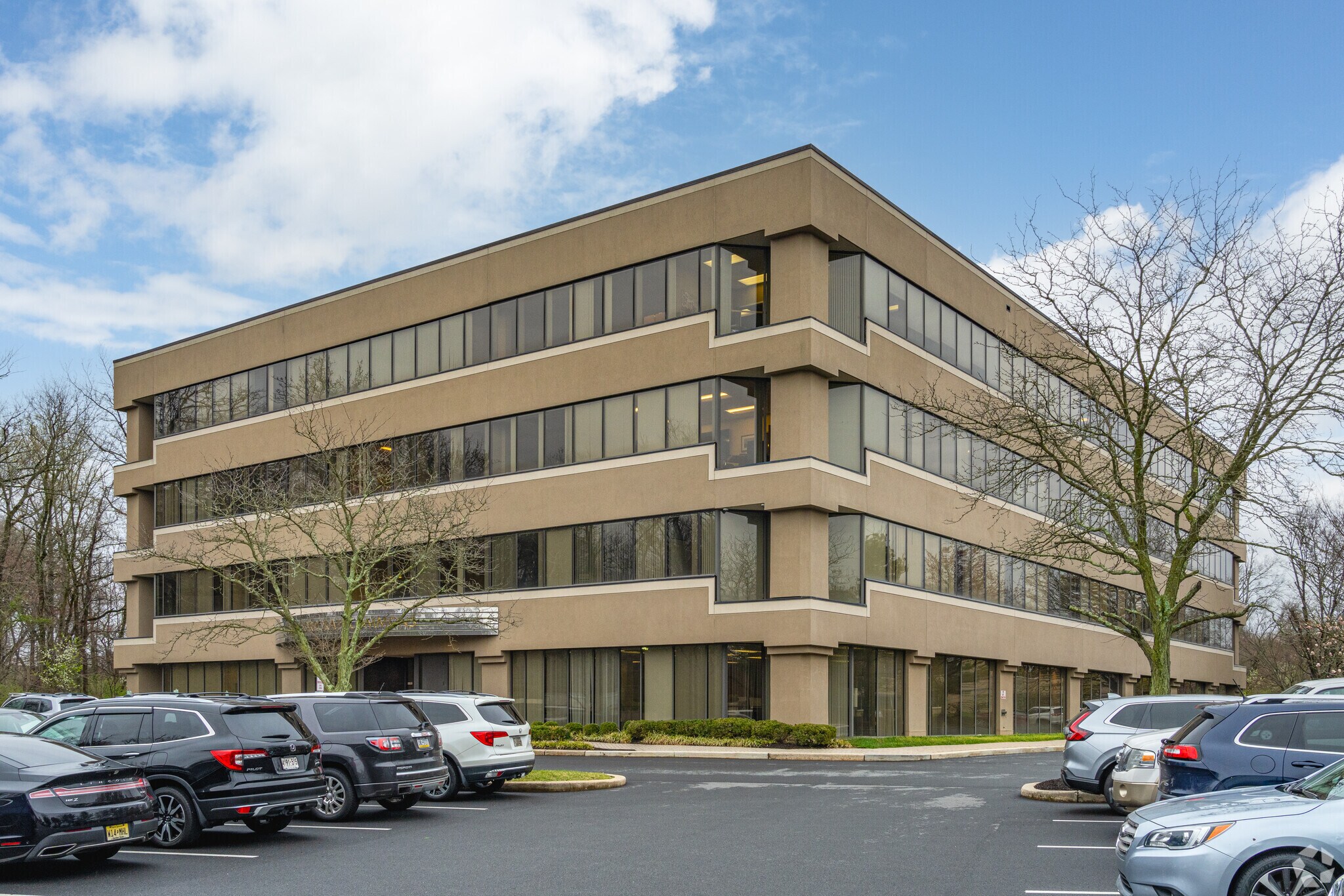 100 W Commons Blvd, New Castle, DE for lease Primary Photo- Image 1 of 6