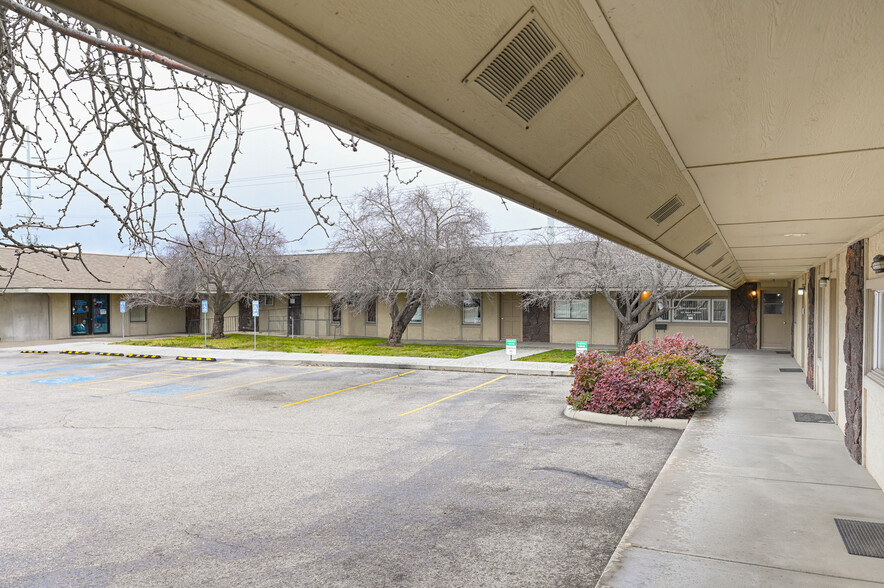 40 W Franklin Rd, Meridian, ID for sale - Building Photo - Image 1 of 1