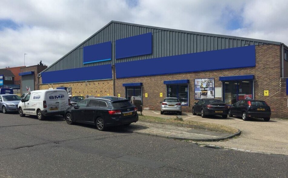 Lessons Hl, Orpington for lease - Primary Photo - Image 1 of 1