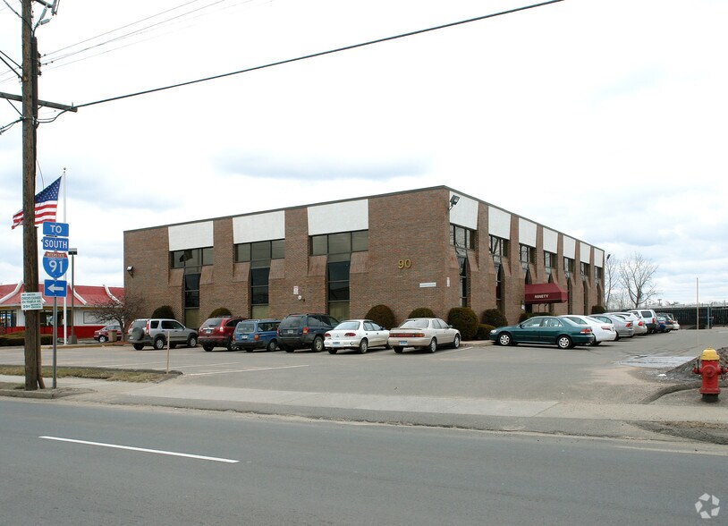 90 Brainard Rd, Hartford, CT 06114