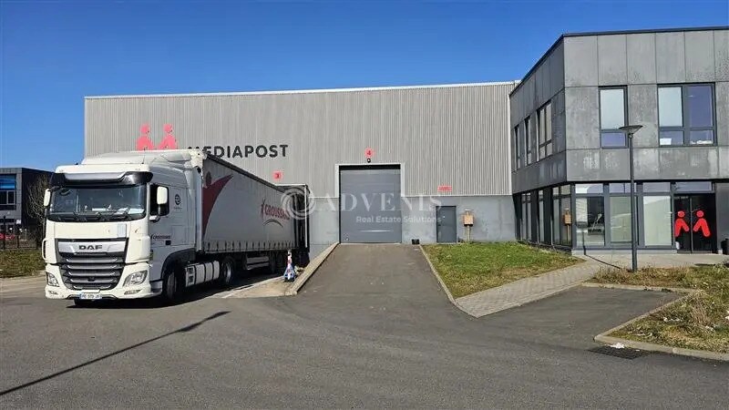 Industrial in Lesquin for lease - Building Photo - Image 3 of 11