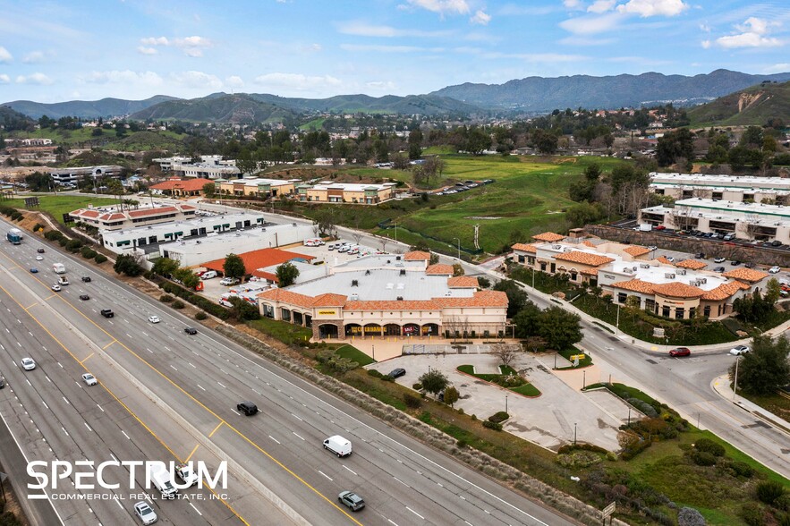 28610 Canwood St, Agoura Hills, CA for lease - Building Photo - Image 1 of 18