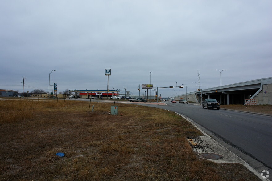 S I-35 Fwy, San Marcos, TX for sale - Building Photo - Image 3 of 8