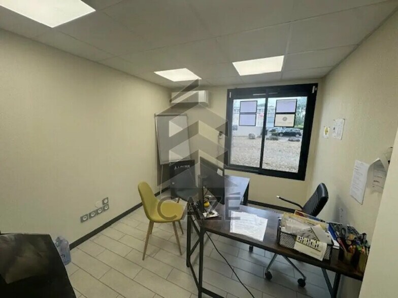 Office in Pessac for lease - Interior Photo - Image 2 of 11