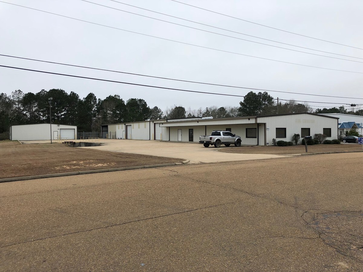 163 Concourse Dr, Pearl, MS 39208